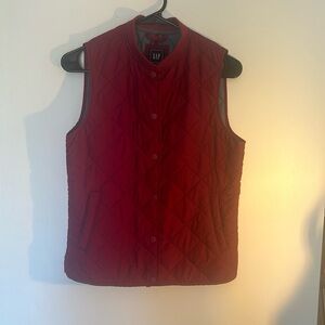 Lightweight maroon snap